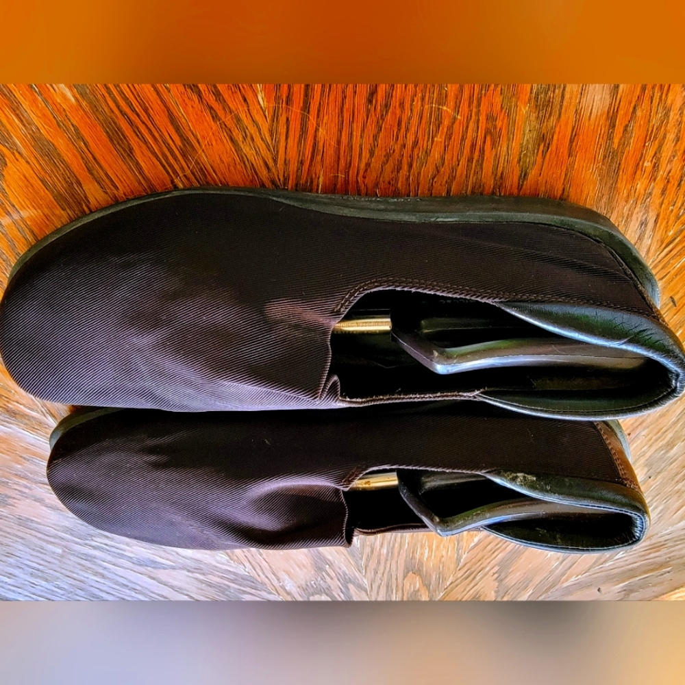 Men's Donald Pliner brown fabric and leather loafers, size 12.